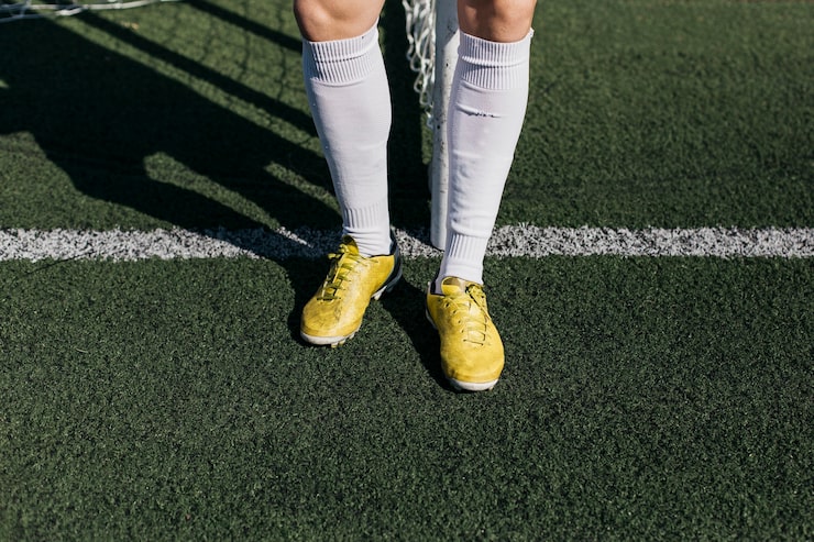 Apex Predator rugby boot side