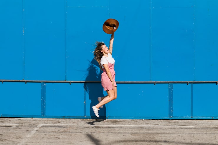 Netball player jumping high